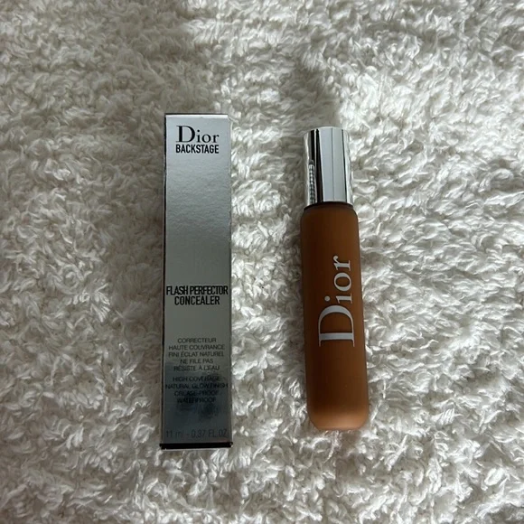 DIOR BACKSTAGE FLASH PERFECTOR CONCEALER- 6W - Picture 3 of 4